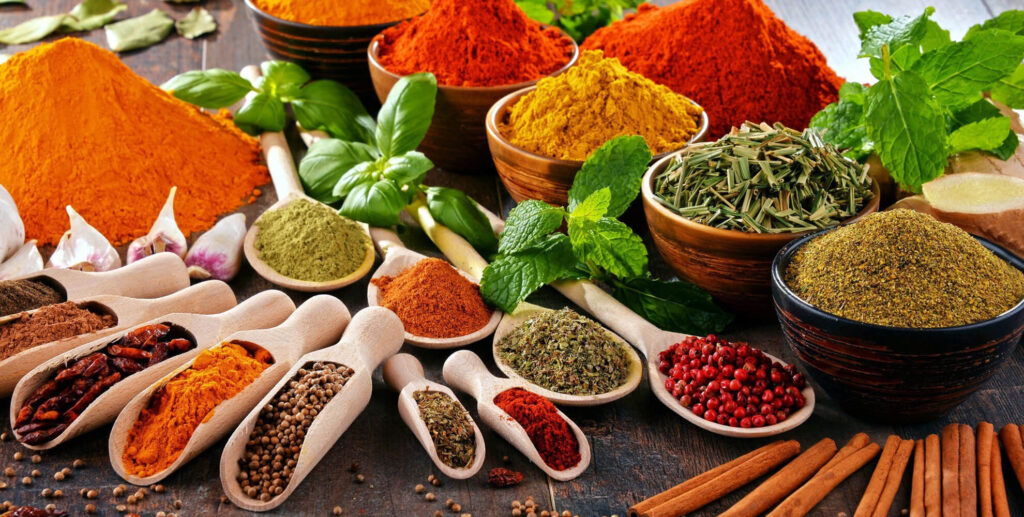 Μοσχοκάρυδο για τις ρυτίδες, γαρύφαλλο για τους μαύρους κύκλους-Το θαύμα των μπαχαρικών στο δέρμα