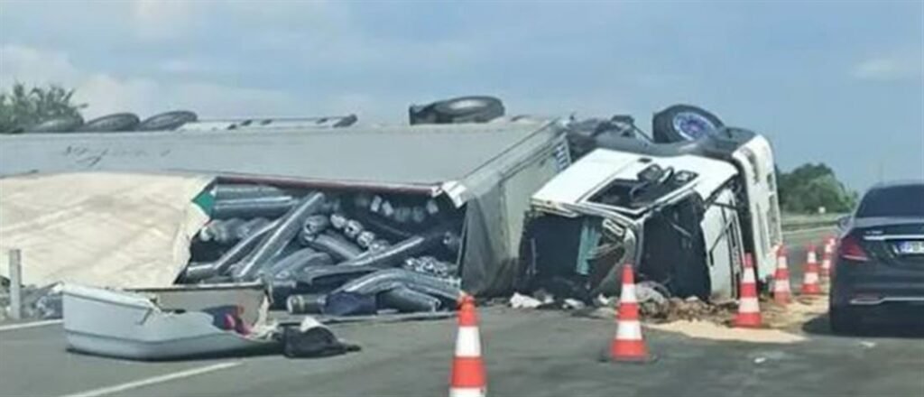 Τροχαίο: Κατέβηκε από την νταλίκα και τον σκότωσε τριαξονικό