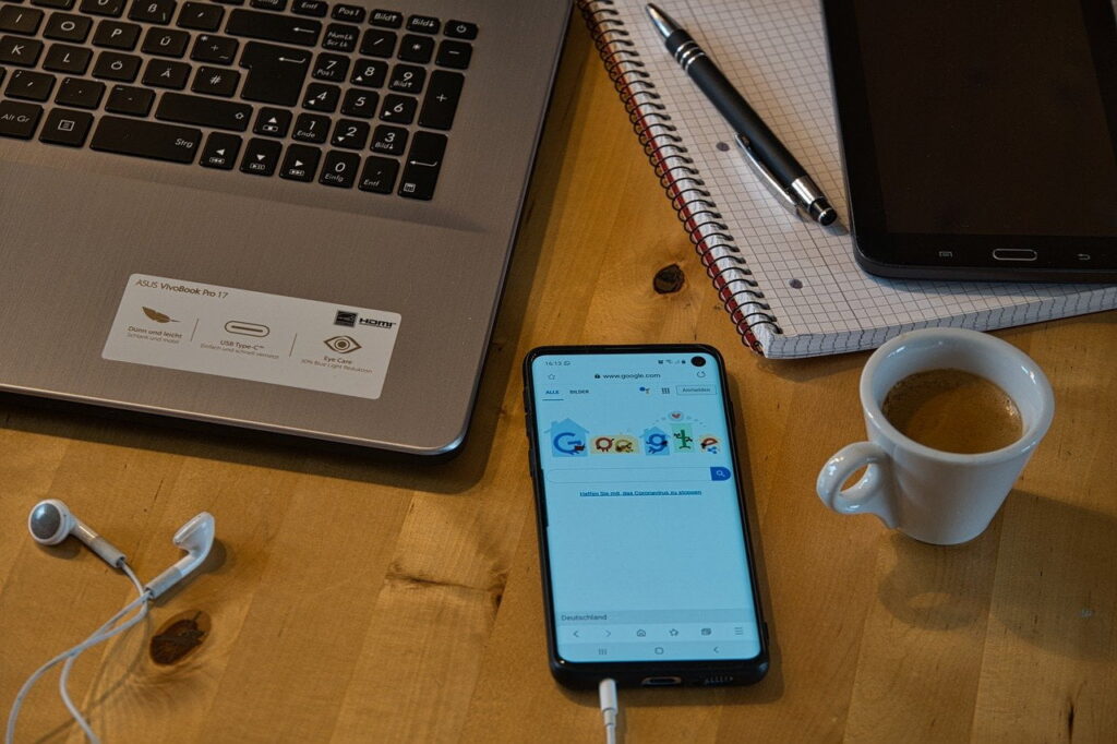 Η Google σε παρακολουθεί όπου και αν πας- Δες πώς θα απενεργοποιήσεις τον εντοπισμό τοποθεσίας