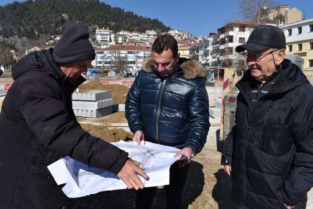 Στις εργασίες στον κόμβο Μ. Αλεξάνδρου – Κύκνων ο Δήμαρχος Καστοριάς