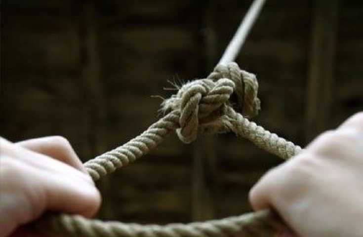 Πτολεμαΐδα: Άντρας βρέθηκε απαγχονισμένος μέσα στο διαμέρισμα του από την γυναίκα του και την κόρη του