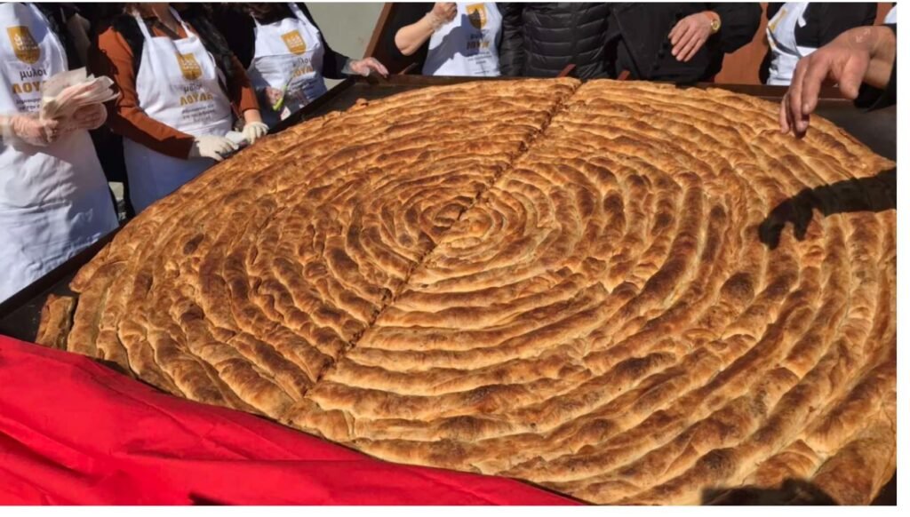 Κοζάνη: Η μεγαλύτερη πίτα «κιχί» που φτιάχτηκε ποτέ – Δείτε βίντεο και φωτογραφίες