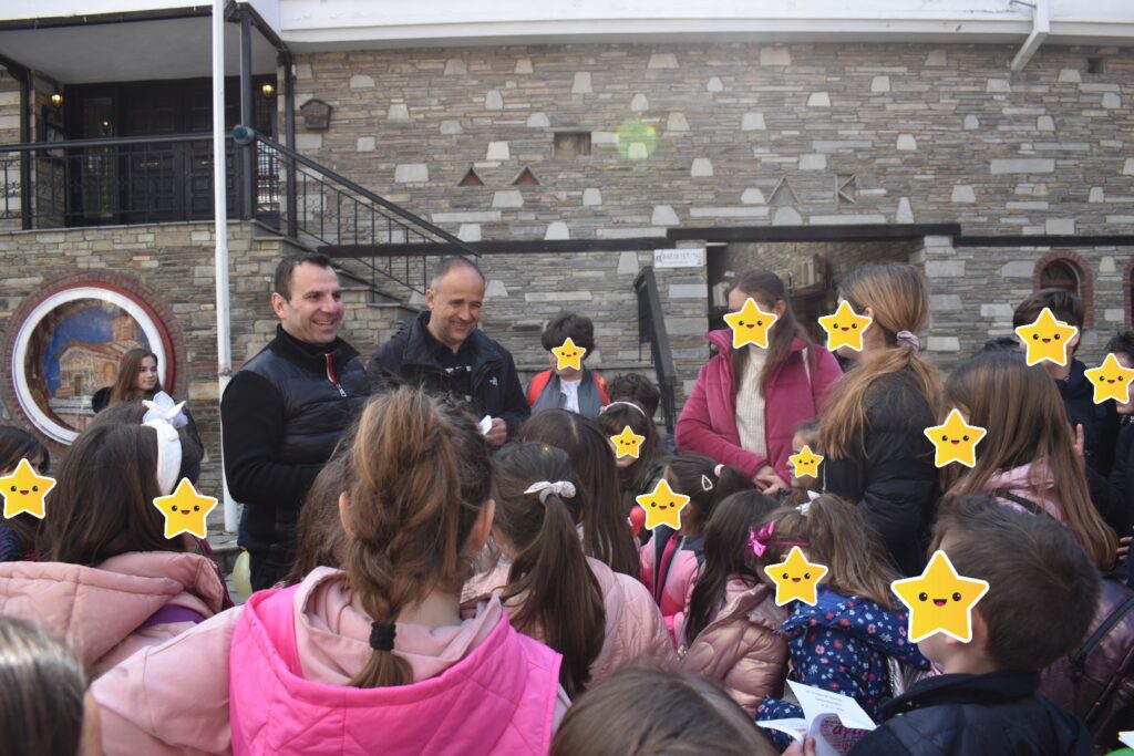 Συγκέντρωση μαθητών στο Δημαρχείο Καστοριάς για την Ημέρα κατά της Σχολικής Βίας