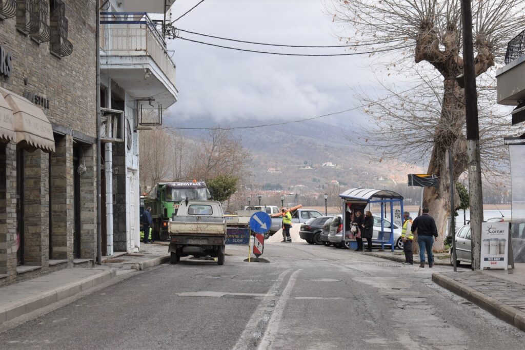 Ξεκίνησαν οι εργασίες για την ανακατασκευή της οδού Ορεστείων (Από Ψαράδικα μέχρι Λύκεια)