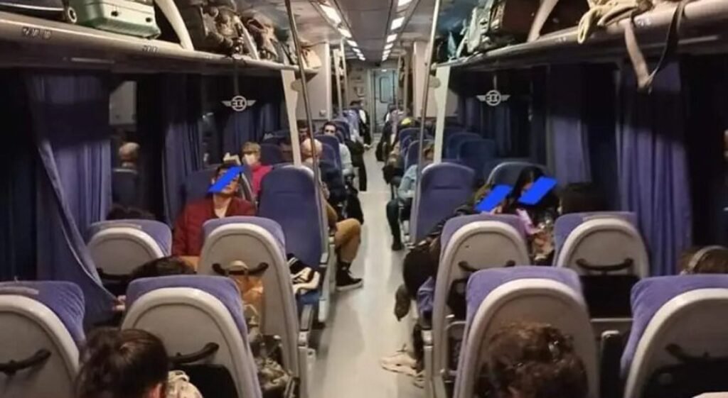 Τραγωδία στα Τέμπη: Φωτογραφία – ντοκουμέντο από το 3ο βαγόνι λίγο πριν τη μοιραία σύγκρουση