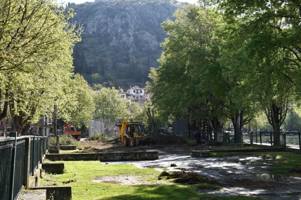 Ξεκίνησαν οι εργασίες ανακατασκευής της παιδικής χαράς στο Ντολτσό