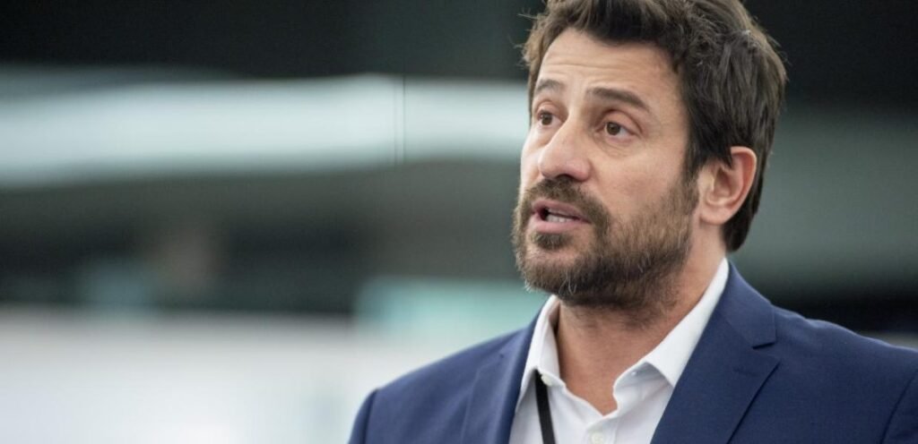 Εκτός ΣΥΡΙΖΑ ο ευρωβουλευτής Αλέξης Γεωργούλης – Καταγγελία για παρενόχληση