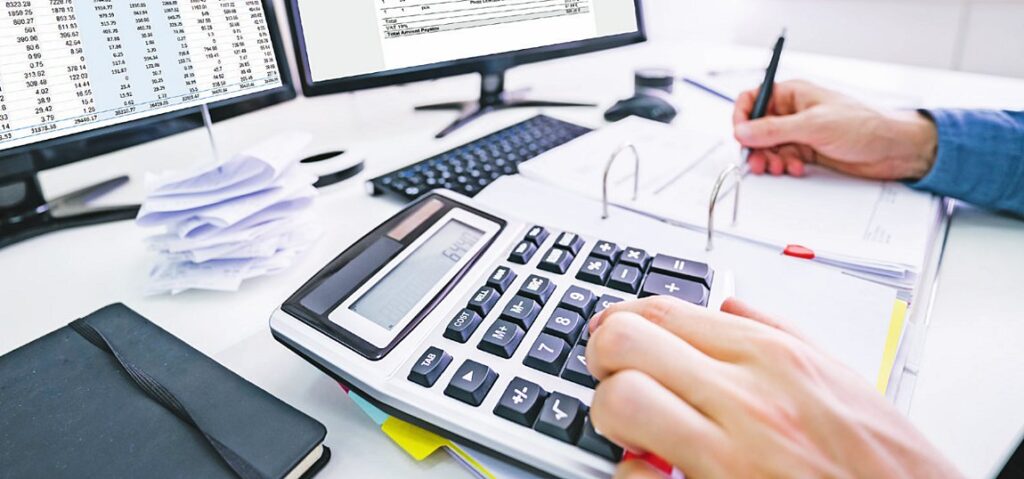 Ελεγχοι από την εφορία και στα social media – Το σχέδιο του Υπ. Οικονομικών και της ΑΑΔΕ για τον εντοπισμό υποθέσεων φοροδιαφυγής