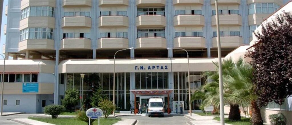 Θάνατος βρέφους στην Άρτα: Η συνάντηση πατέρα και μητέρας μετά την τραγωδία