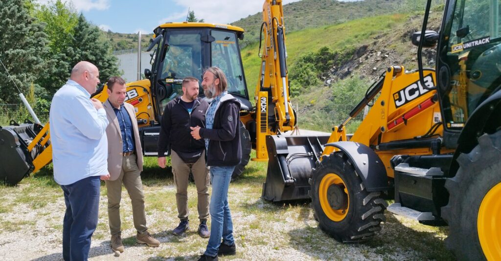 Παραλαβή δύο νέων εκσκαφέων στο Αμαξοστάσιο του Δήμου Καστοριάς