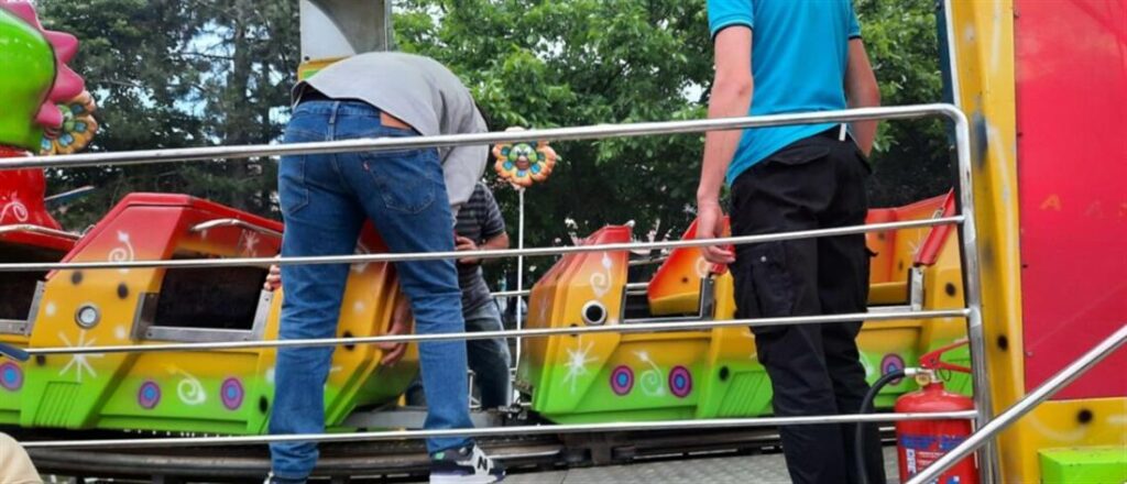 Κοζάνη: κόπηκαν βαγόνια από “τρενάκι” λούνα παρκ (εικόνες)