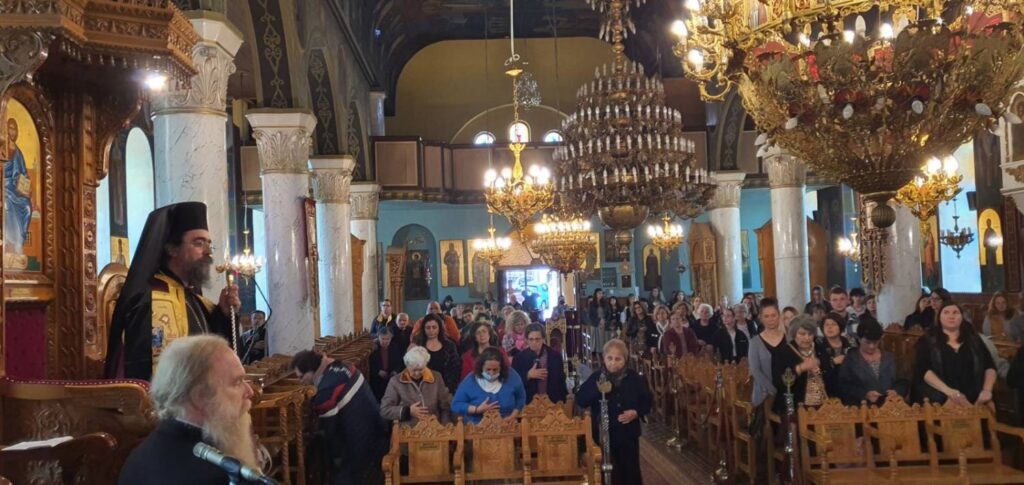 Θεία Λειτουργία καί Παράκληση γιά τούς Διαγωνιζομένους Μαθητές