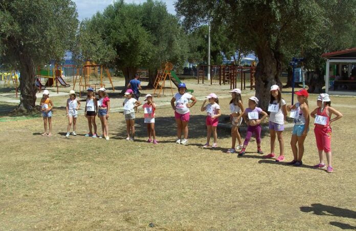 767_paidikes-kataskinwseis-workenter