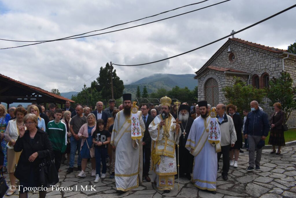 Ι.Μητρόπολη Καστορίας: Εορτή Αγίου Πνεύματος καΙ Λιτανεία για τις παρατεταμένες βροχοπτώσεις