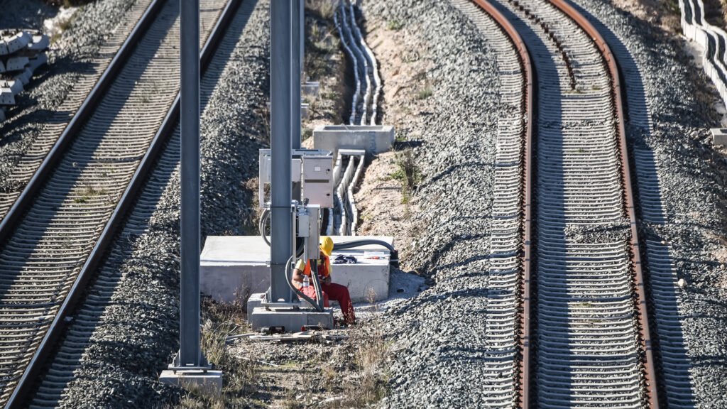 Hellenic Train: Ακινητοποιήθηκε αμαξοστοιχία που εκτελούσε το Θεσσαλονικη -Αθήνα σε σήραγγα