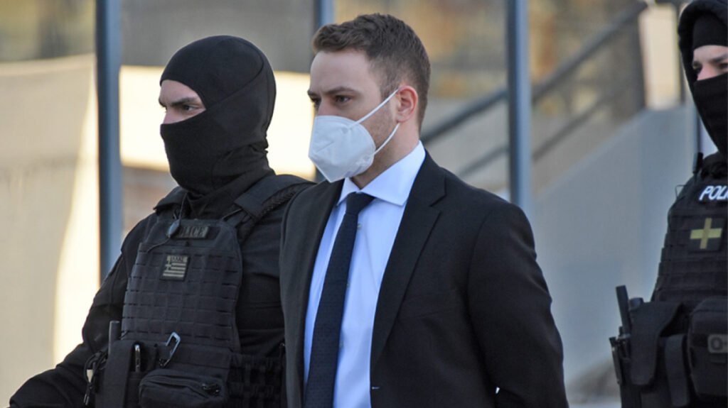 Ο Μπάμπης Αναγνωστόπουλος έδωσε Πανελλήνιες και έγραψε για τη βία κατά των γυναικών