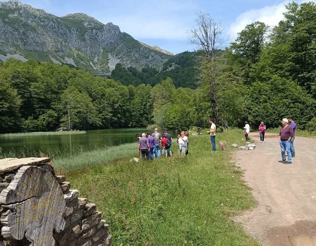 Εικόνες από την περιήγηση των αστροφυσικών στις Αρρένες του Γράμμου