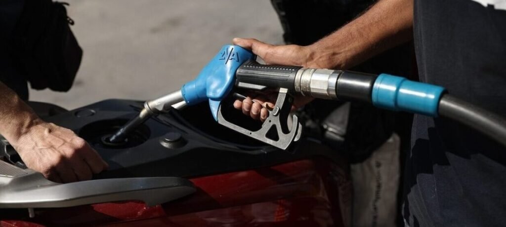 Καύσιμα: Στα ύψη η τιμή της βενζίνης – «Φλερτάρει» με τα 2 ευρώ