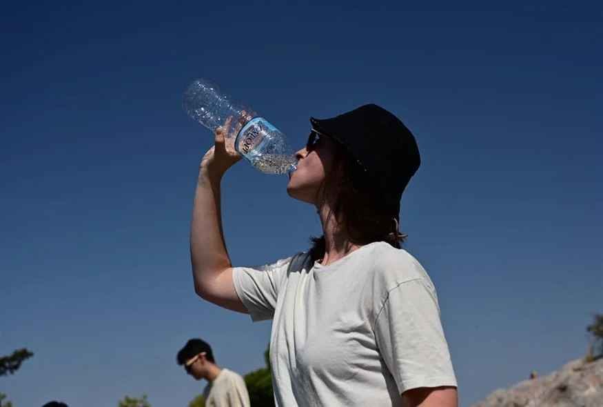 Καύσωνας «Κλέων»: Υποχωρεί σταδιακά από το απόγευμα της Τετάρτης με μπουρίνια