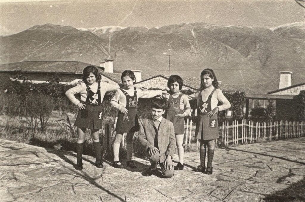 Η Αθηνά ψάχνει τη Σπυριδούλα από την Καστοριά, τη φίλη της από την παιδόπολη