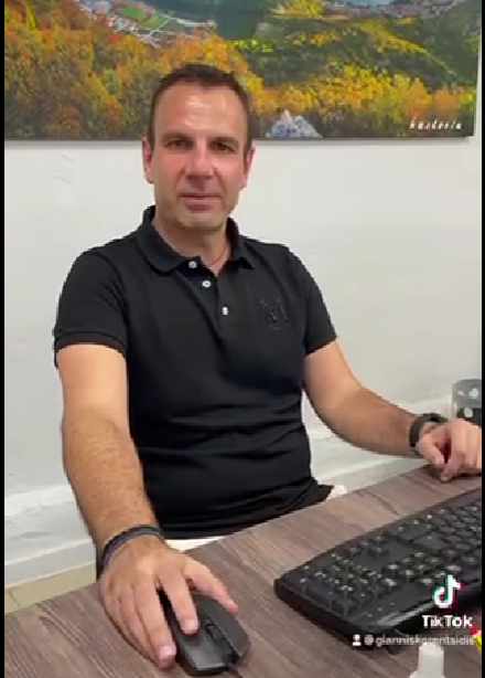 Από το tik tok ενημέρωσε για την κατάθεση της υποψηφιότητας του συνδυασμού του ο Γιάννης Κορεντσίδης