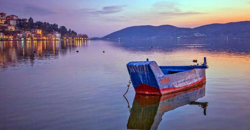 Στους 11 μοναδικούς προορισμούς (Amazing Destinations) του Visit Greece, του επίσημου τουριστικού site του ΕΟΤ, η Καστοριά μας!