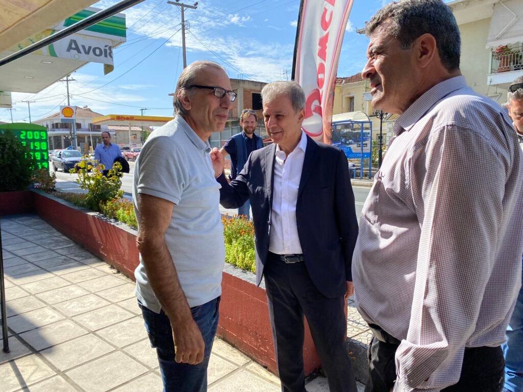 Γιώργος Αμανατίδης ¨Συμμαχία για την Ανάπτυξη¨: Επίσκεψη στους Μανιάκους  και συναντήσεις στην Καστοριά  με ΣΕΓ και επιχειρηματίες γούνας. Λεύκη Νύχτα στα καταστήματα της Κοζάνης   