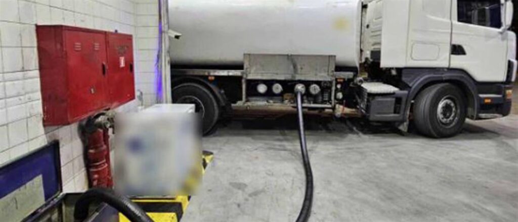 Νοθεία καυσίμων: κύκλωμα με διεθνή δράση εξάρθρωσε η Αστυνομία (εικόνες)