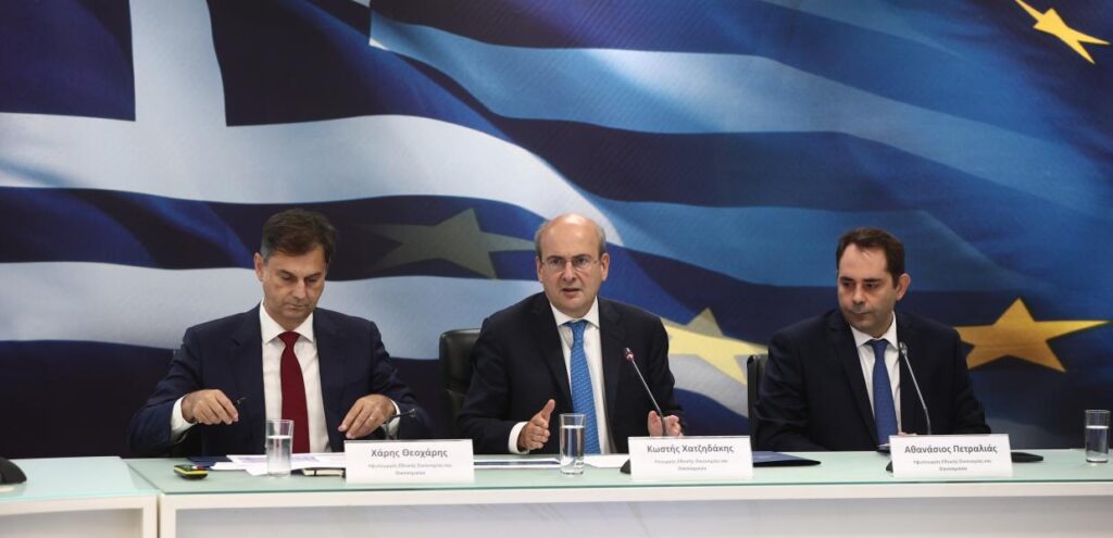 Έτσι θα φορολογούνται πλέον οι επαγγελματίες: Στα 1100 ευρώ ο ελάχιστος φόρος, όλα τα μέτρα του νέου φορολογικού