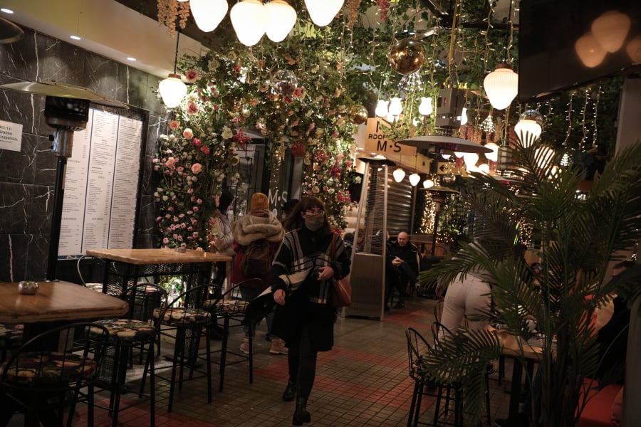 Τα 2+1 μέτρα «ανάσα» για τα Χριστούγεννα: Από επιταγή ακρίβειας μέχρι «έξτρα» επίδομα θέρμανσης