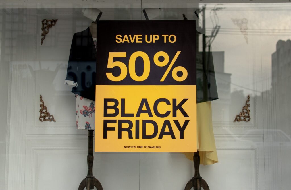 Έρχεται η Black Friday 2023 – Ποιες Κυριακές θα είναι ανοιχτά τα καταστήματα
