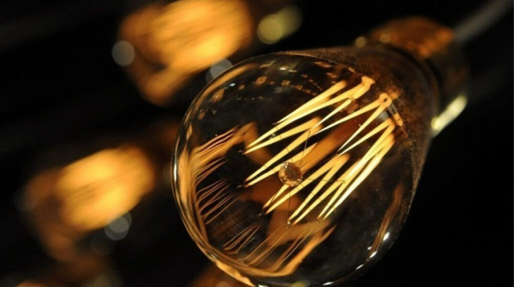 Αυξήσεις έως 30% στο ρεύμα τον Νοέμβριο – Έρχονται τιμολόγια «φωτιά»