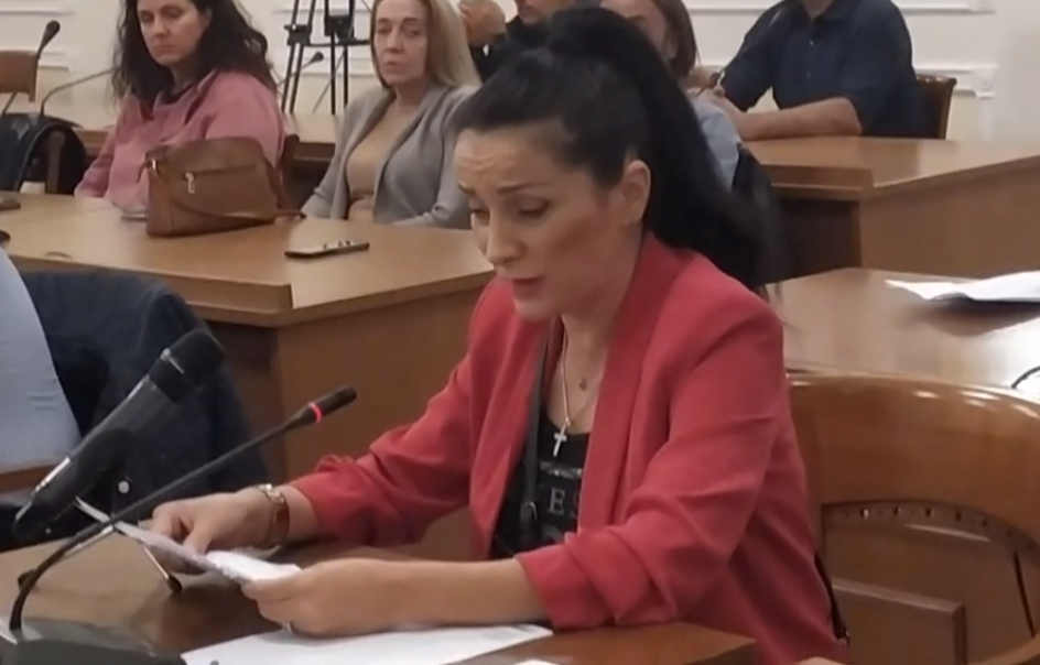 Το πρώτο μετεκλογικό… show της Κατερίνας Σπύρου στο Δημοτικό Συμβούλιο Καστοριάς!