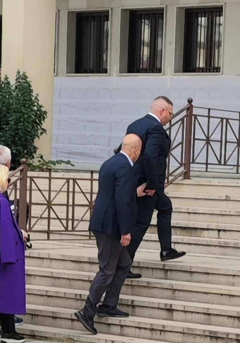 Περίεργες συμμαχίες: Χέρι – χέρι Τσακιρίδης με Γρηγοριάδη σε δίκη κατά του δημάρχου Καστοριάς για… υπέρβαση εκλογικής δαπάνης!!!   