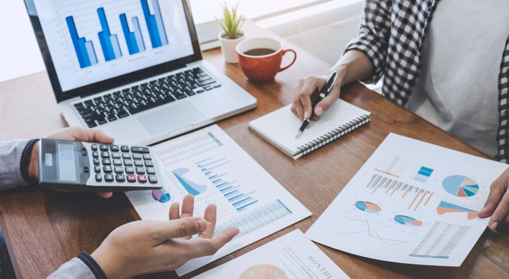 Έξαλλοι οι ελεύθεροι επαγγελματίες με το φορολογικό νομοσχέδιο