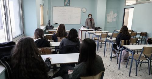 Οι μαθητές «φορτώνονται» μία ώρα μαθήματος έξτρα