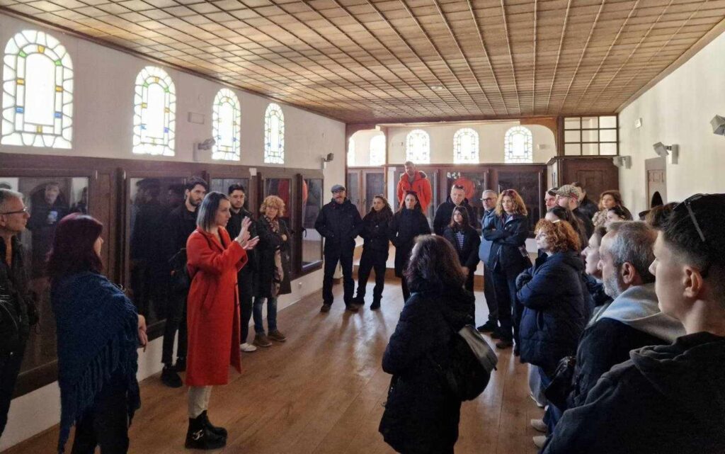 Με μεγάλη  επιτυχία πραγματοποιήθηκαν οι θεματικές ξεναγήσεις του Δήμου Καστοριάς στο πλαίσιο του εορταστικού προγράμματος «8 με 8» (φωτογραφίες)