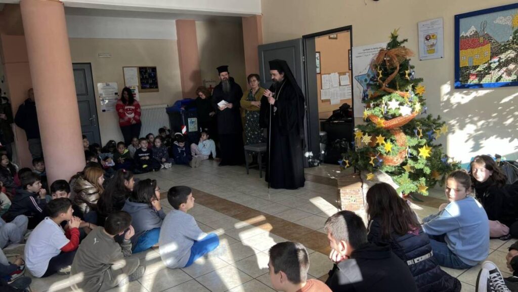 Ὁ Μητροπολίτης Καστορίας σέ Σχολεῖα τῆς Ἐπαρχίας ἐν ὄψει τῶν Χριστουγέννων
