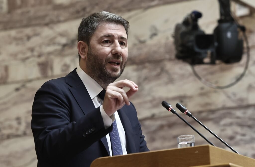 Το πρόβλημα του σιδηροδρομικού δικτύου στη Β. Ελλάδα φέρνει  ο Νίκος Ανδρουλάκης στη Βουλή