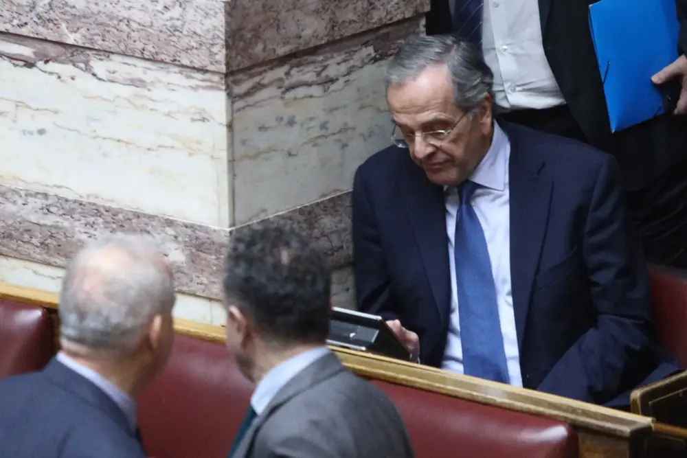 Πέρασε η τροπολογία για τους μετανάστες – Καταψήφισε ο Σαμαράς – Ό,τι είχα χρέος να πω, το είπα