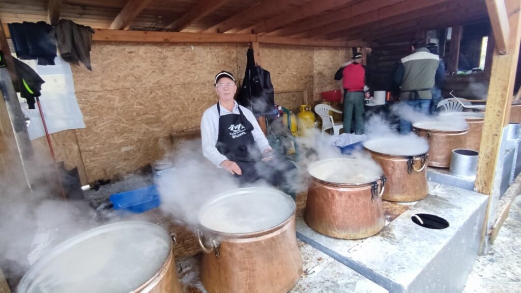 Πολύ κέφι και χορός στην 15η Γουρνοχαρά στη Βλάστη Εορδαίας