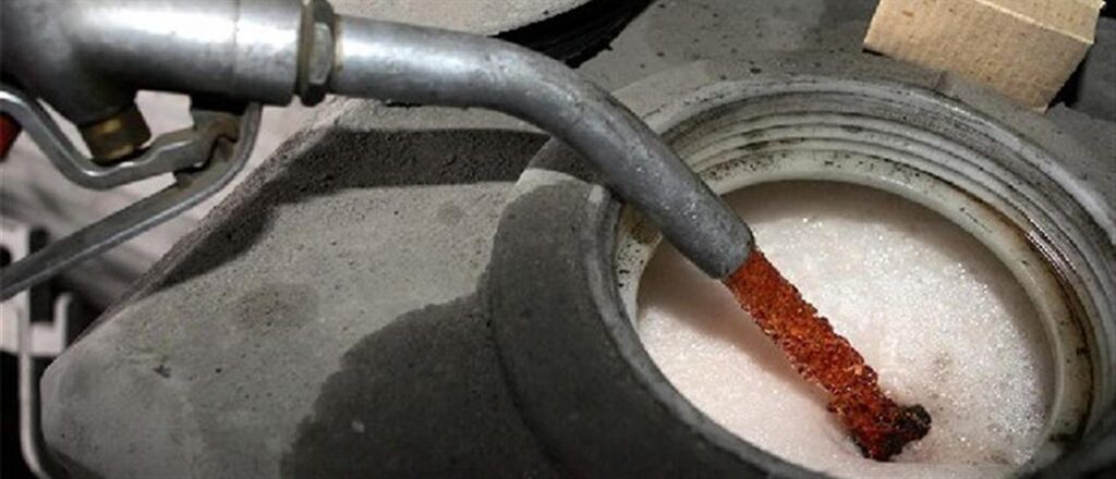 Ζάκυνθος: Πετρέλαιο μέσα στο πόσιμο νερό – Εξοργισμένοι οι κάτοικοι