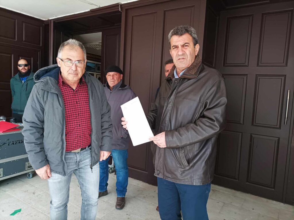 Ψήφισμα παρέδωσαν οι αγρότες στον Αντιπεριφερειάρχη  Καστοριάς Δημήτρη Σαββόπουλο