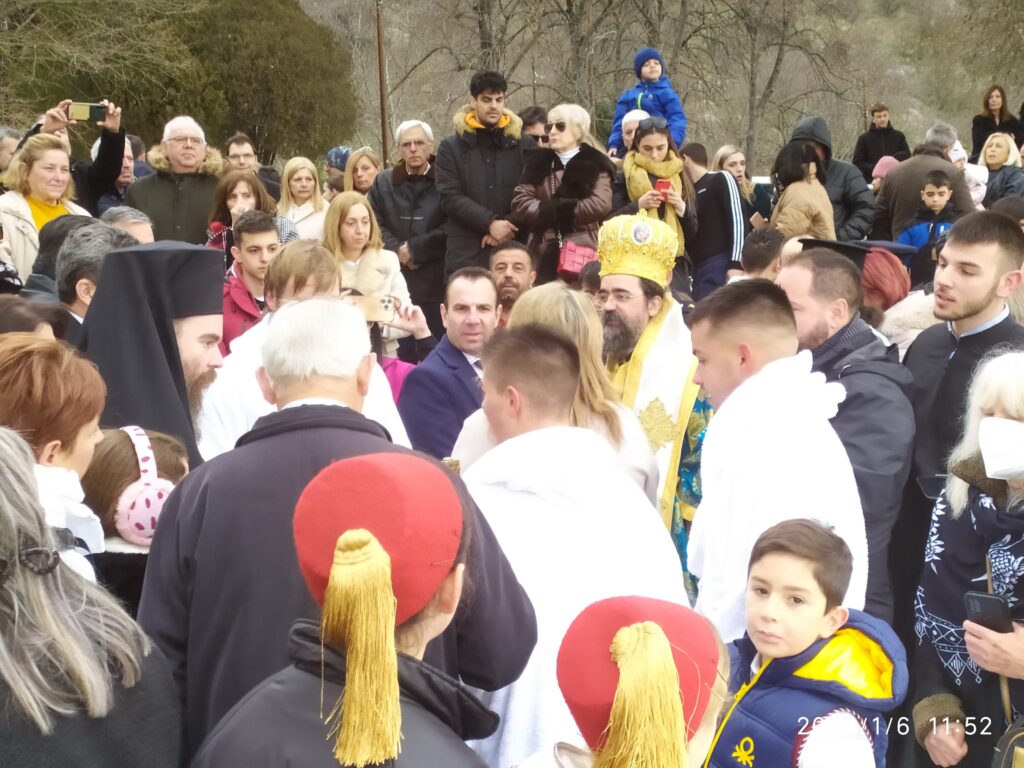 Η ρίψη του Τιμίου Σταυρού στην Μαυριωτισσα Καστοριάς