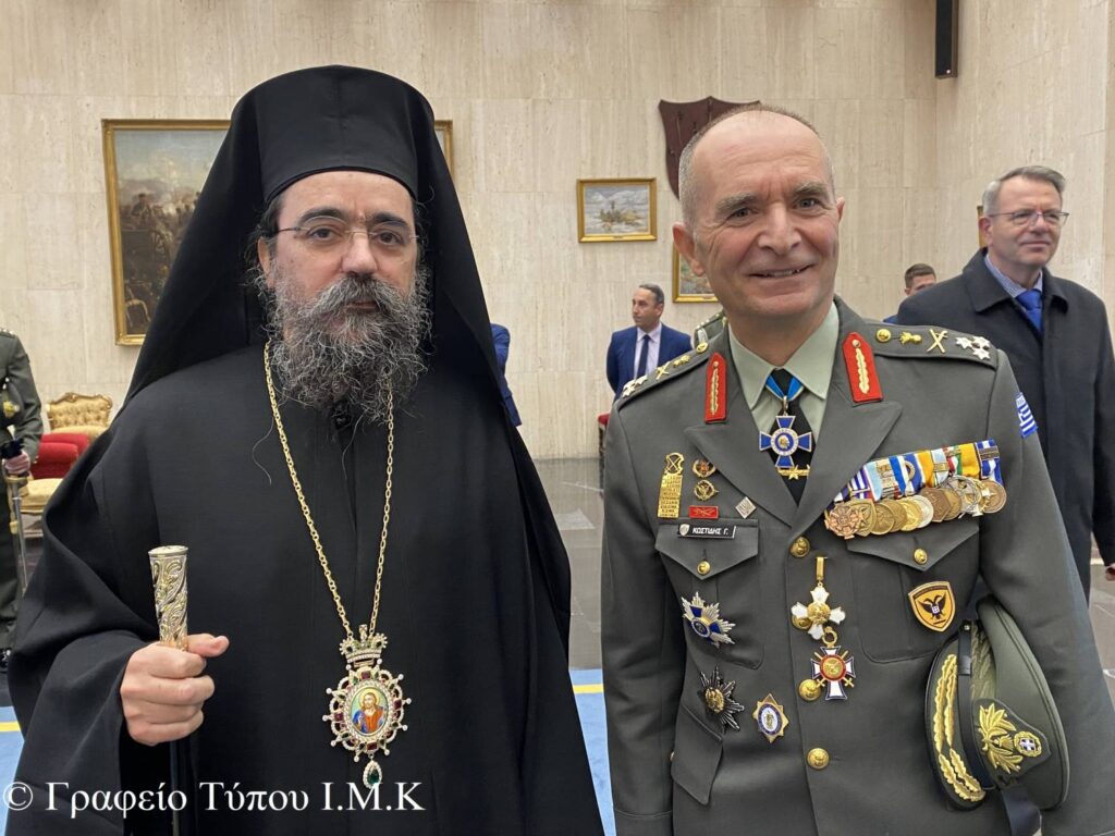 O Μητροπολίτης Καστορίας κ. Καλλίνικος, στην παραλαβὴ των καθηκόντων τοῦ Α/ΓΕΣ, Καστοριανού Στρατηγού κ. Γεωργίου Κωστίδη