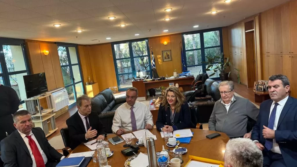 ►Τα… «μασάνε» με το Φράγμα!