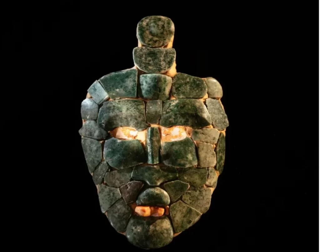 Μυστήριο με ανατριχιαστική μάσκα που ανακαλύφθηκε σε τάφο άγνωστου αρχαίου βασιλιά – Η λεπτομέρεια που αλλάζει όσα ξέραμε