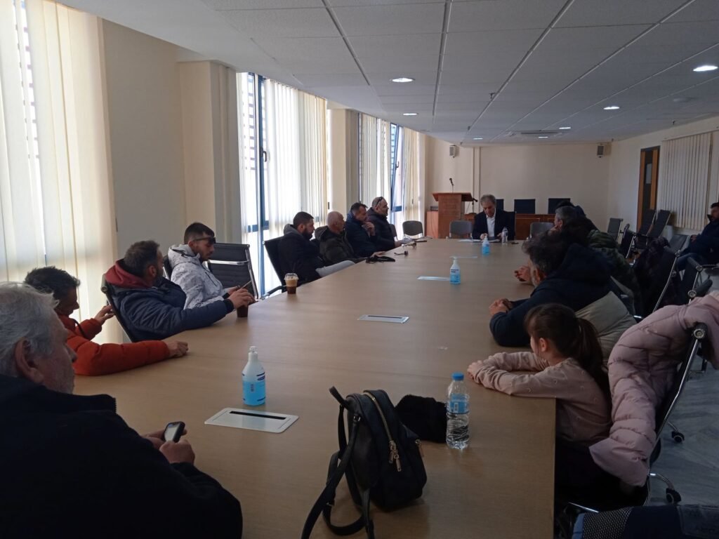 Συνάντηση Περιφερειάρχη με αγρότες και ιδιοκτήτες – οδηγούς φορτηγών