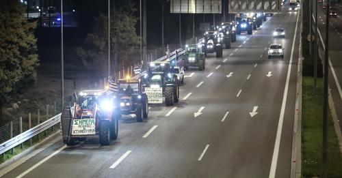 Με δεκάδες τρακτέρ η «παρέλαση» των αγροτών στο Σύνταγμα – «Δεν έχουμε να δώσουμε κάτι παραπάνω», δηλώνει ο Μητσοτάκης