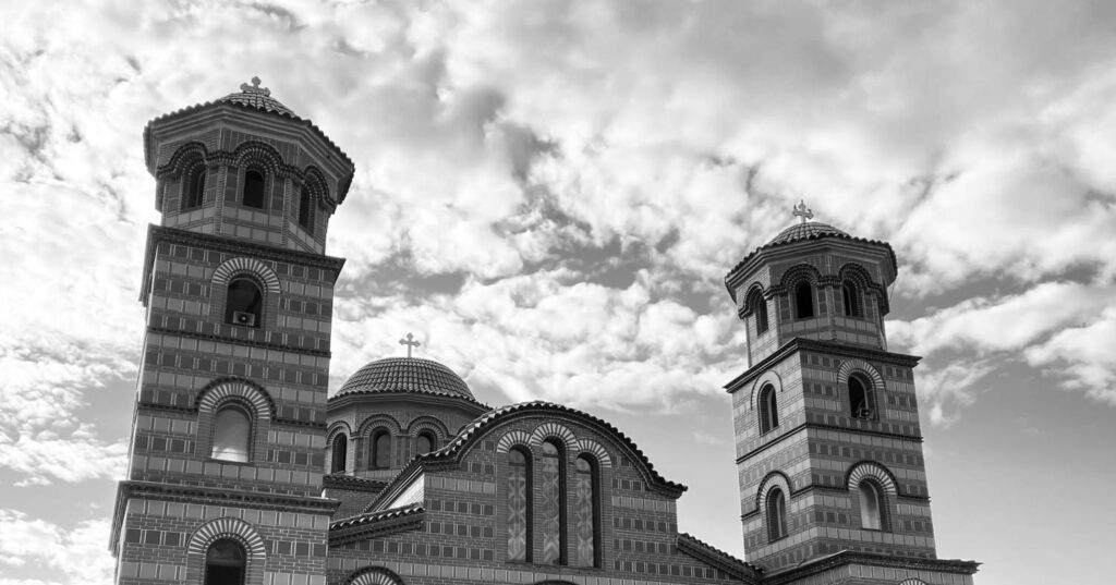 Πένθημα θα χτυπήσουν οι καμπάνες  για την συμπλήρωση ενός έτους από το τραγικό δυστύχημα των Τεμπών